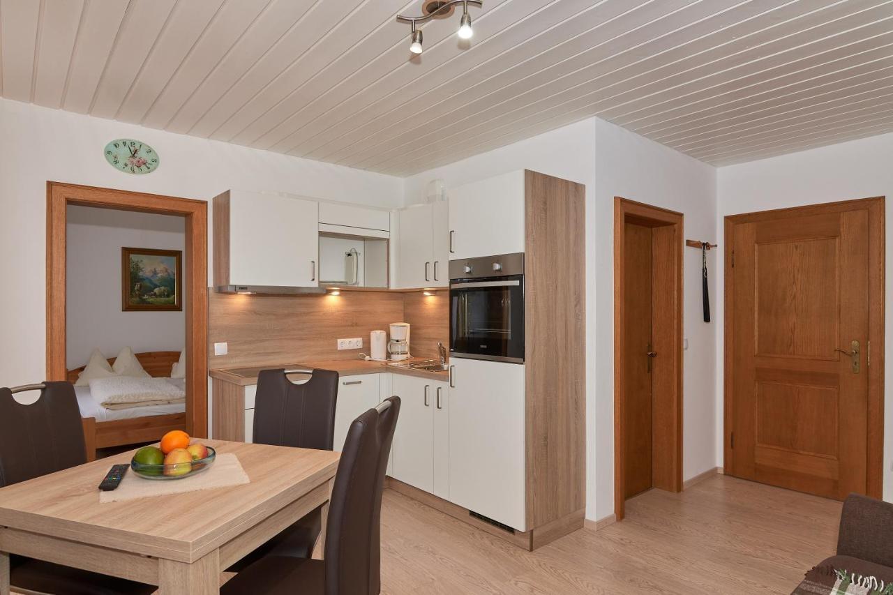 Dangl Gbr, Gaestehaus Sonnenhof - Inkl. Chiemgau Karte 베르겐 객실 사진